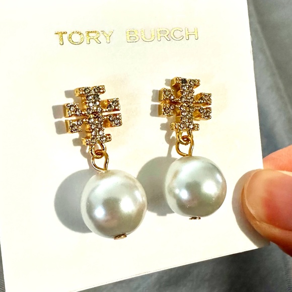 Authentic Tory Burch Classic Logo Pearl Earrings 80% off - Picture 4 of 10